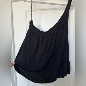 Black one shoulder flowy tank